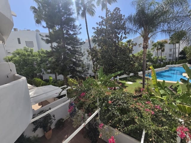 3 soveværelse Lejlighed til leje i La Carolina - Guadalpín, Marbella med swimmingpool garage - € 2.700 (Ref: 10094140)