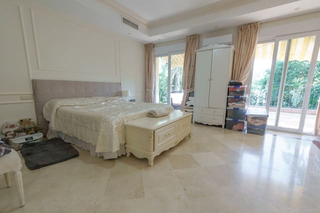 5 slaapkamer Villa te koop in Las Brisas, Marbella met zwembad garage - € 2.900.000 (Ref: 10097477)