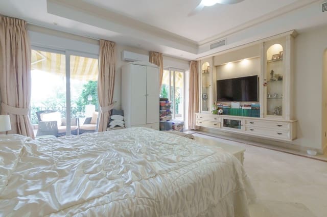 5 slaapkamer Villa te koop in Las Brisas, Marbella met zwembad garage - € 2.900.000 (Ref: 10097477)