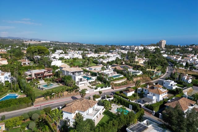 5 slaapkamer Villa te koop in Las Brisas, Marbella met zwembad garage - € 2.900.000 (Ref: 10097477)