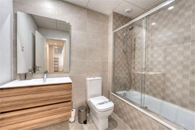 3 makuuhuone Huoneisto vuokrattavana paikassa Centro, Estepona mukana uima-altaan 
autotalli - 2 700 € (Ref: 10097478)