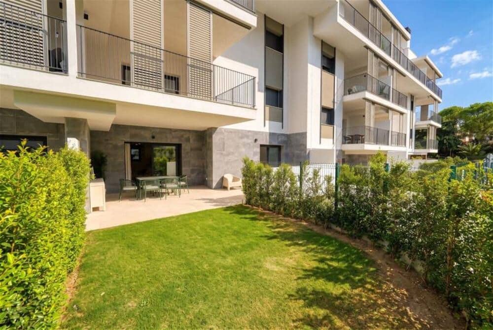 3 makuuhuone Huoneisto vuokrattavana paikassa Estepona mukana uima-altaan 
autotalli - 2 700 € (Ref: 10097478)