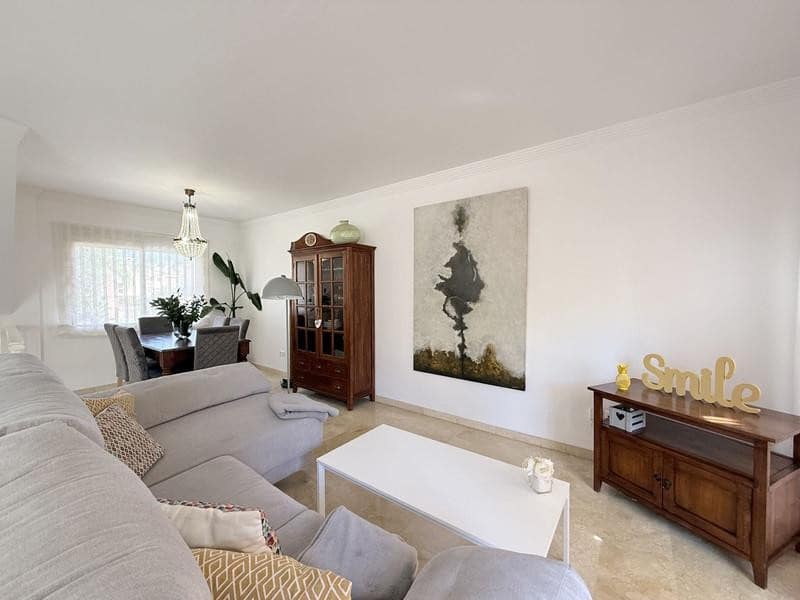 3 soveværelse Byhus til leje i Marbella med swimmingpool garage - € 3.000 (Ref: 10097479)