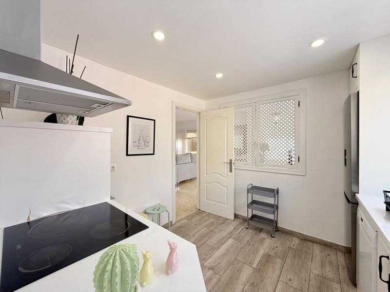 3 soveværelse Byhus til leje i Marbella med swimmingpool garage - € 3.000 (Ref: 10097479)