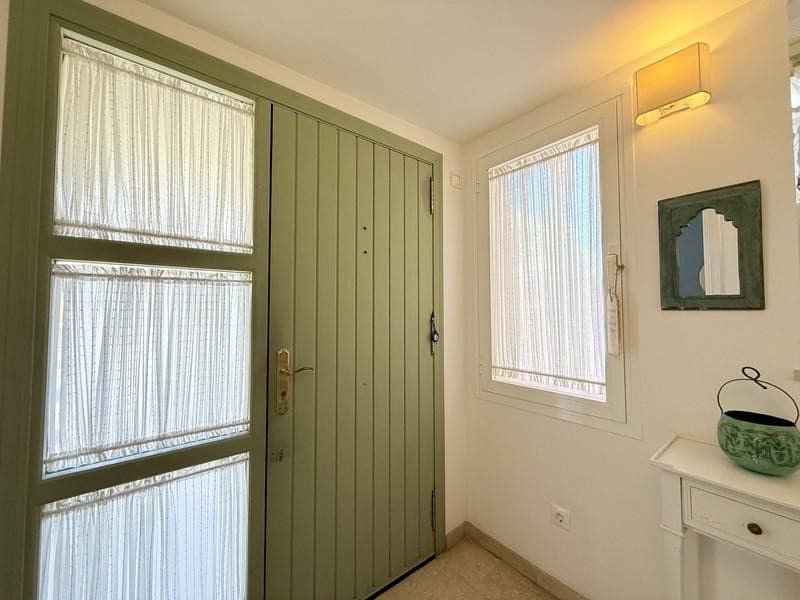 3 soveværelse Byhus til leje i Marbella med swimmingpool garage - € 3.000 (Ref: 10097479)