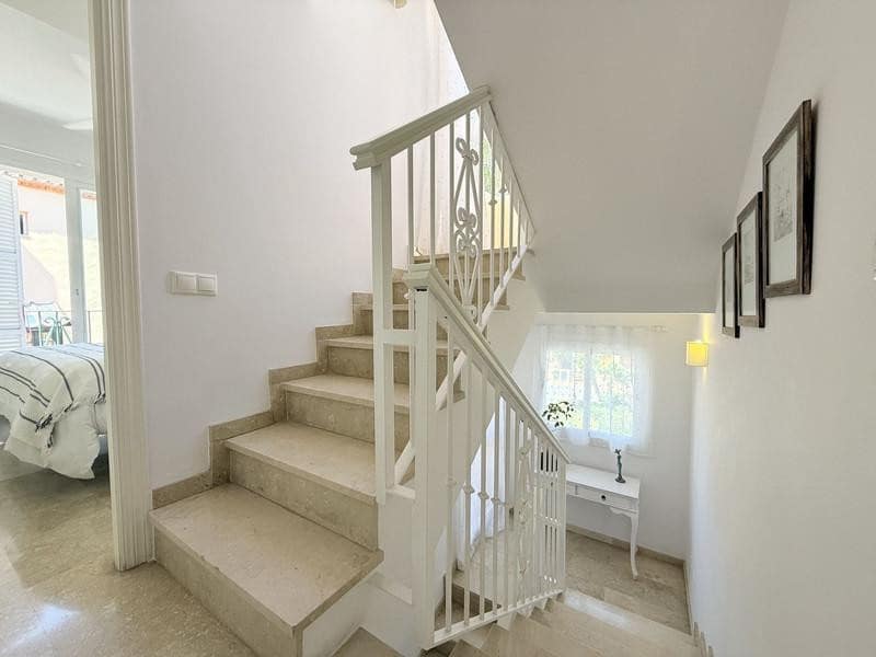3 soveværelse Byhus til leje i Marbella med swimmingpool garage - € 3.000 (Ref: 10097479)