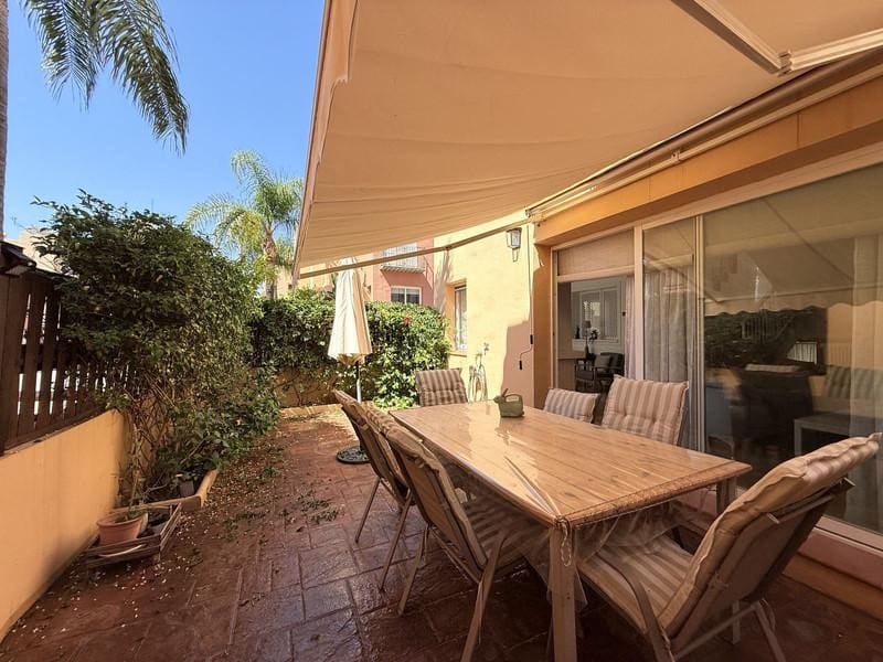 3 soveværelse Byhus til leje i Marbella med swimmingpool garage - € 3.000 (Ref: 10097479)