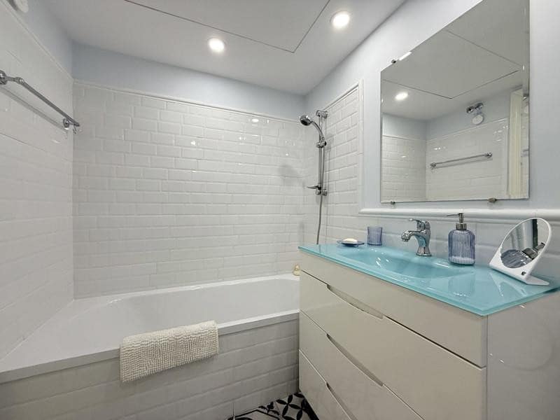 3 soveværelse Byhus til leje i Marbella med swimmingpool garage - € 3.000 (Ref: 10097479)