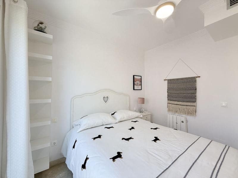 3 soveværelse Byhus til leje i Marbella med swimmingpool garage - € 3.000 (Ref: 10097479)