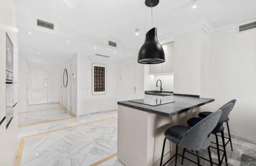 3 chambre Appartement à vendre à Marbella avec piscine garage - 980 000 € (Ref: 10099621)