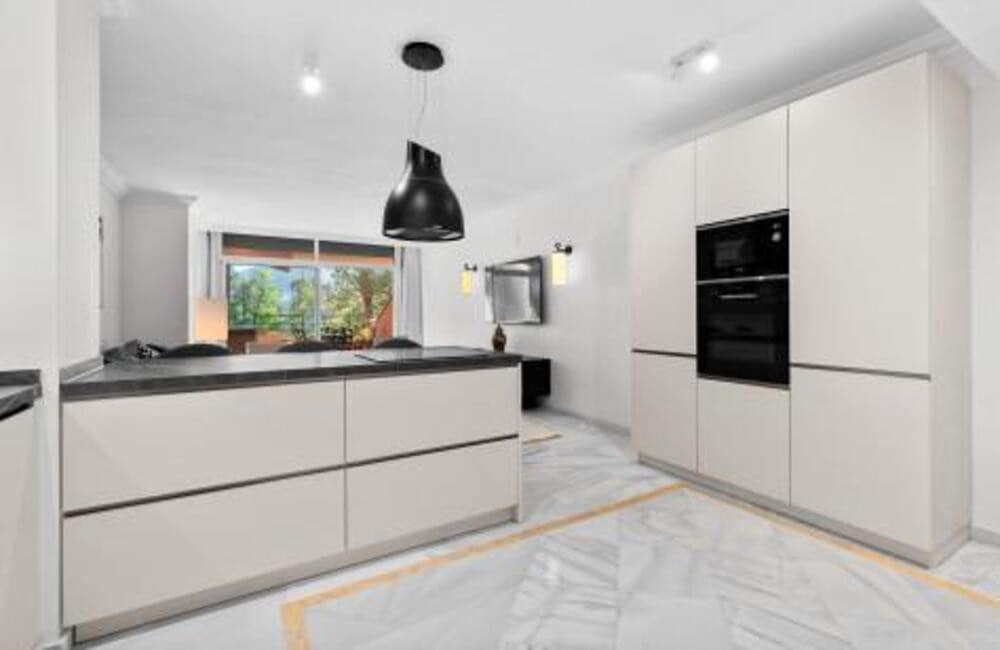 3 chambre Appartement à vendre à Marbella avec piscine garage - 980 000 € (Ref: 10099621)