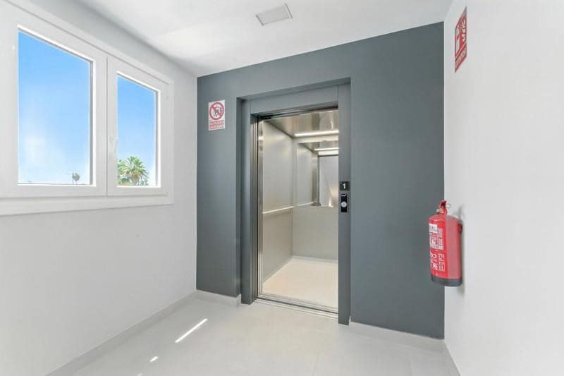 3 sovrum Lägenhet att hyra i Cancelada med pool garage - 3 000 € (Ref: 10101403)