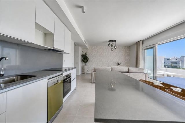 3 sovrum Lägenhet att hyra i Cancelada, Estepona med pool garage - 3 000 € (Ref: 10101403)