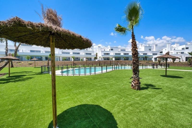 3 sovrum Lägenhet att hyra i Cancelada med pool garage - 3 000 € (Ref: 10101403)