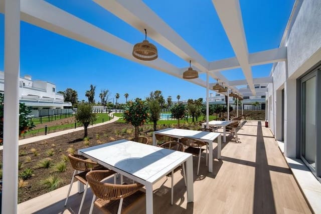 3 sovrum Lägenhet att hyra i Cancelada, Estepona med pool garage - 3 000 € (Ref: 10101403)