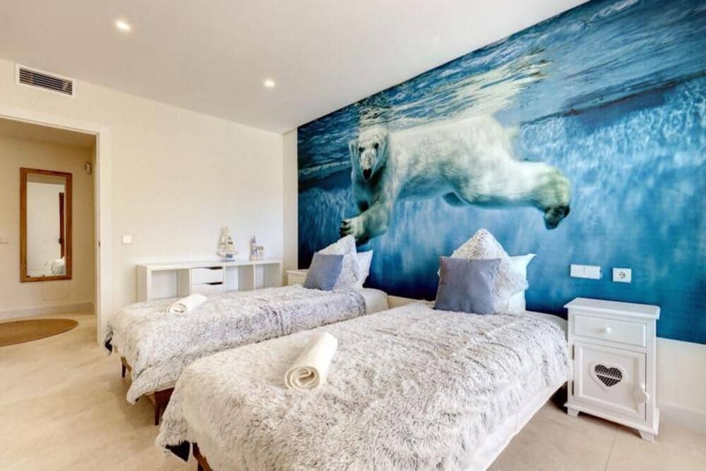 3 bedroom Villa for rent in Sitio de Calahonda with pool garage - € 5,000 (Ref: 10106595)