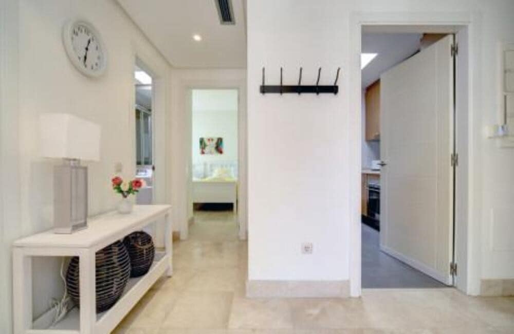 3 soveværelse Lejlighed til leje i Estepona med swimmingpool garage - € 3.500 (Ref: 10106596)