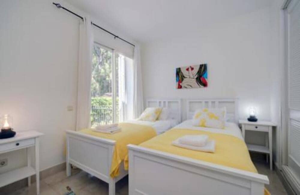 3 soveværelse Lejlighed til leje i Estepona med swimmingpool garage - € 3.500 (Ref: 10106596)