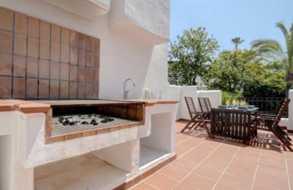 3 soveværelse Lejlighed til leje i Estepona med swimmingpool garage - € 3.500 (Ref: 10106596)