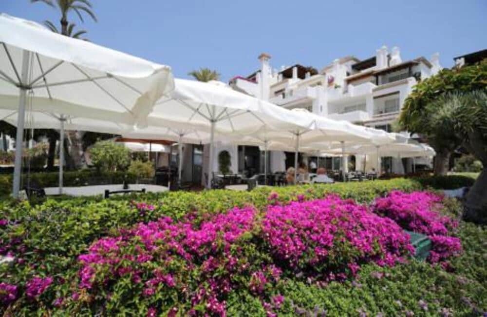 3 soveværelse Lejlighed til leje i Estepona med swimmingpool garage - € 3.500 (Ref: 10106596)