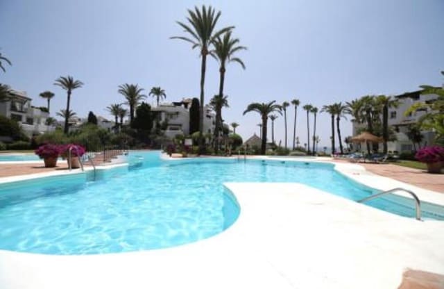 3 makuuhuone Huoneisto vuokrattavana paikassa Zona de Punta Plata, Estepona mukana uima-altaan 
autotalli - 3 500 € (Ref: 10106596)