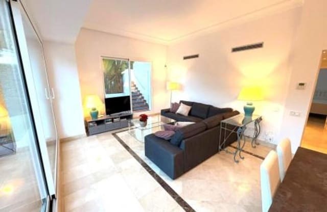 3 makuuhuone Huoneisto vuokrattavana paikassa Zona de Punta Plata, Estepona mukana uima-altaan 
autotalli - 3 500 € (Ref: 10106596)