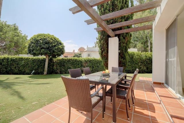 3 makuuhuone Huoneisto vuokrattavana paikassa Zona de Punta Plata, Estepona mukana uima-altaan 
autotalli - 3 500 € (Ref: 10106596)