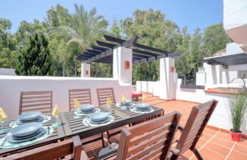 3 soveværelse Lejlighed til leje i Estepona med swimmingpool garage - € 3.500 (Ref: 10106596)
