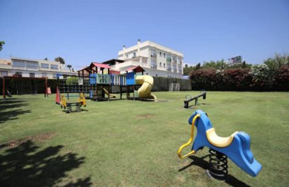 3 soveværelse Lejlighed til leje i Estepona med swimmingpool garage - € 3.500 (Ref: 10106596)