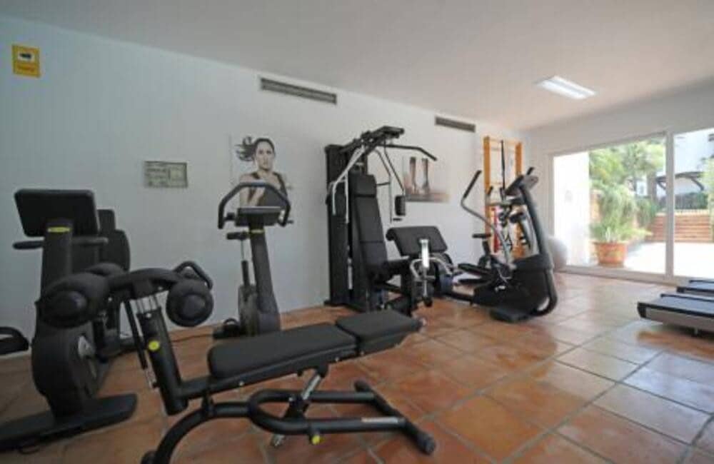 3 soveværelse Lejlighed til leje i Estepona med swimmingpool garage - € 3.500 (Ref: 10106596)