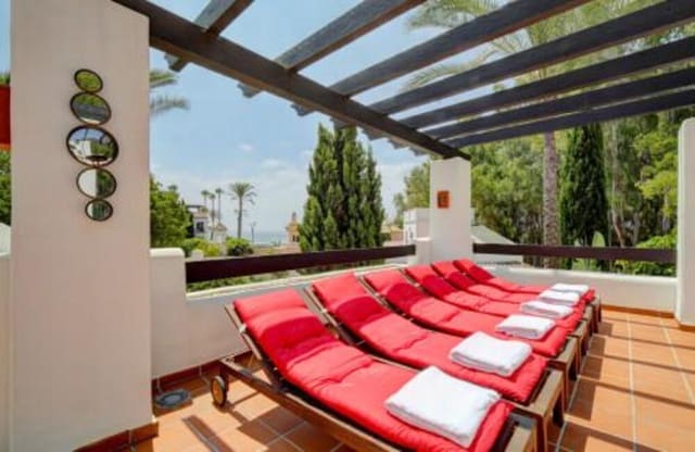3 makuuhuone Huoneisto vuokrattavana paikassa Zona de Punta Plata, Estepona mukana uima-altaan 
autotalli - 3 500 € (Ref: 10106596)