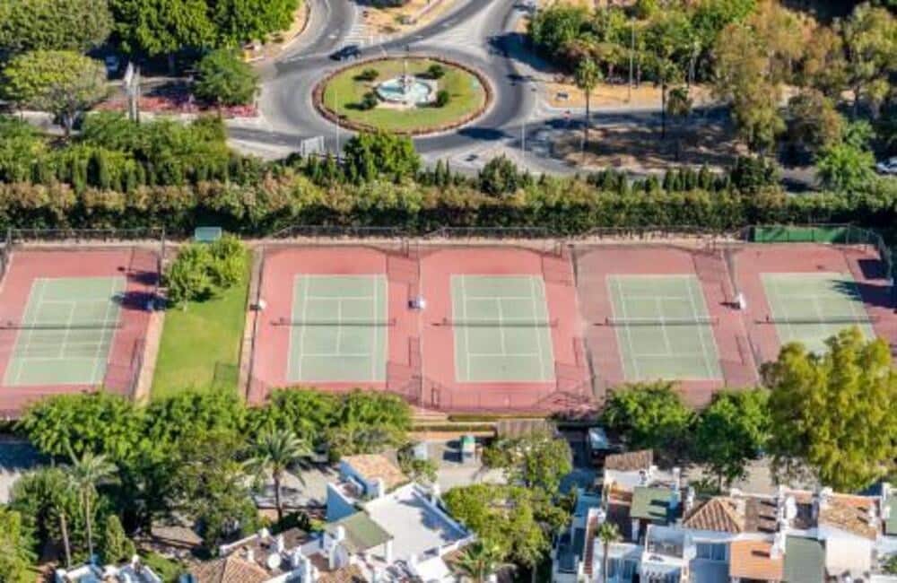 3 soveværelse Lejlighed til leje i Estepona med swimmingpool garage - € 3.500 (Ref: 10106596)