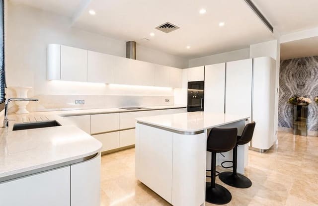 5 sypialnia Apartament do wynajęcia w Sierra Blanca, Marbella z basenem garażem - 11 500 € (Ref: 10106597)