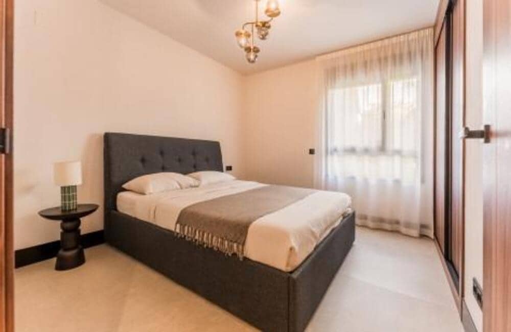 Apartamento de 3 habitaciones en Marbella en alquiler con piscina garaje - 4.000 € (Ref: 10106598)