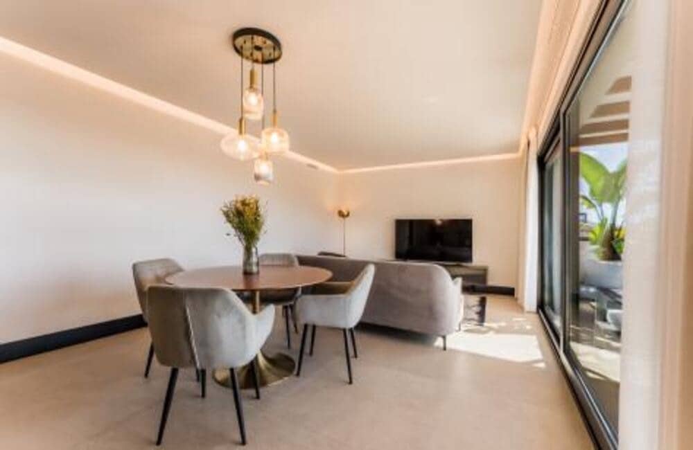 Apartamento de 3 habitaciones en Marbella en alquiler con piscina garaje - 4.000 € (Ref: 10106598)