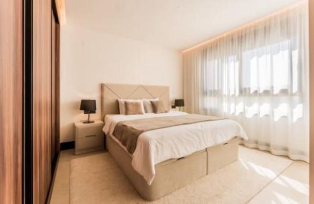 Apartamento de 3 habitaciones en Los Naranjos, Marbella en alquiler con piscina garaje - 4.000 € (Ref: 10106598)