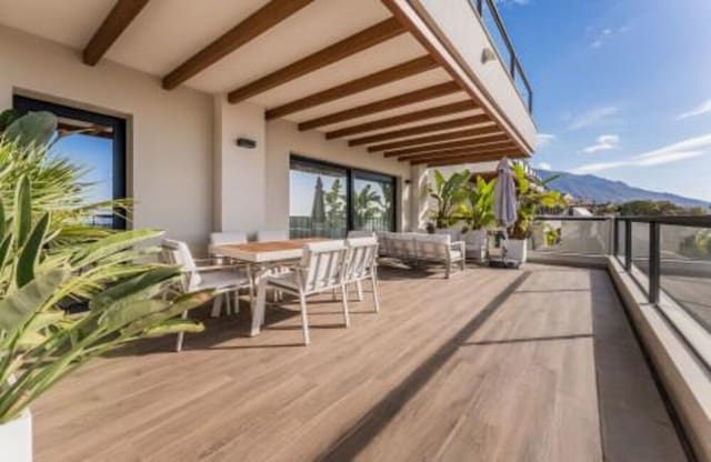 Apartamento de 3 habitaciones en Los Naranjos, Marbella en alquiler con piscina garaje - 4.000 € (Ref: 10106598)