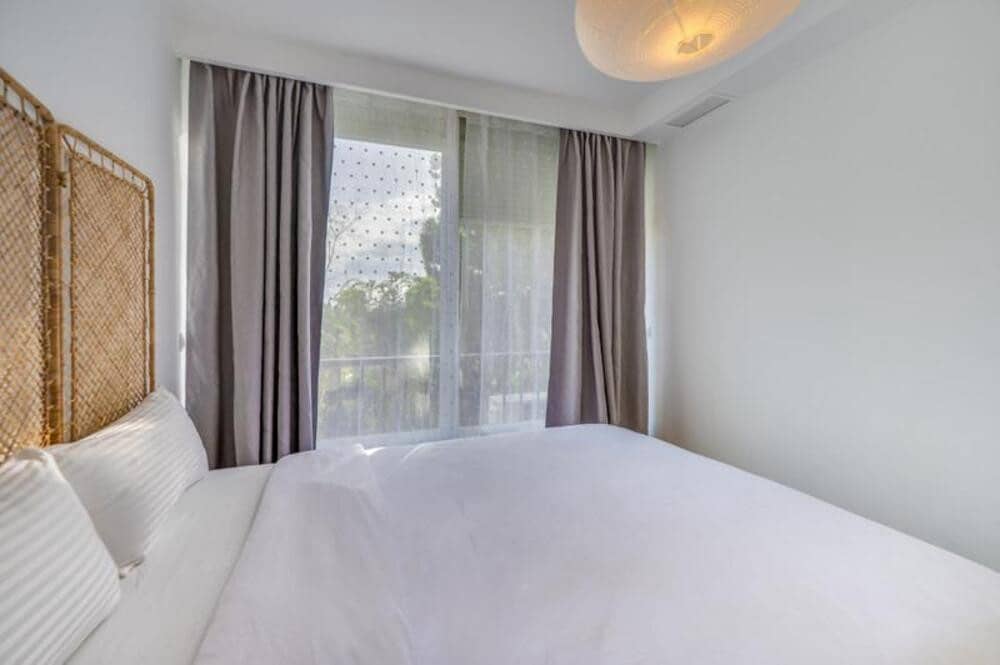 2 bedroom Apartment for rent in Puerto Banus with pool - € 2,000 (Ref: 10114654)