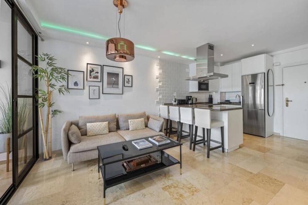 2 bedroom Apartment for rent in Puerto Banus with pool - € 2,000 (Ref: 10114654)