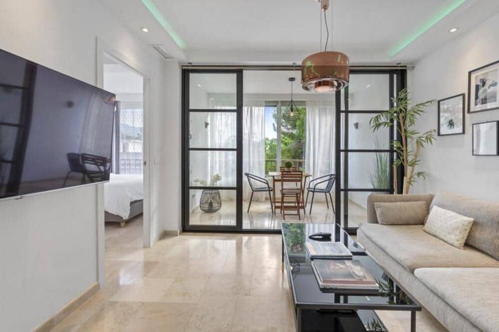 2 bedroom Apartment for rent in Puerto Banus with pool - € 2,000 (Ref: 10114654)