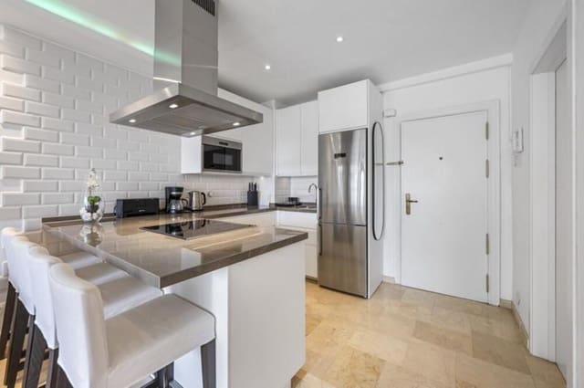 2 soverom Leilighet til leie i Puerto Banus, Marbella med svømmebasseng - € 2 000 (Ref: 10114654)