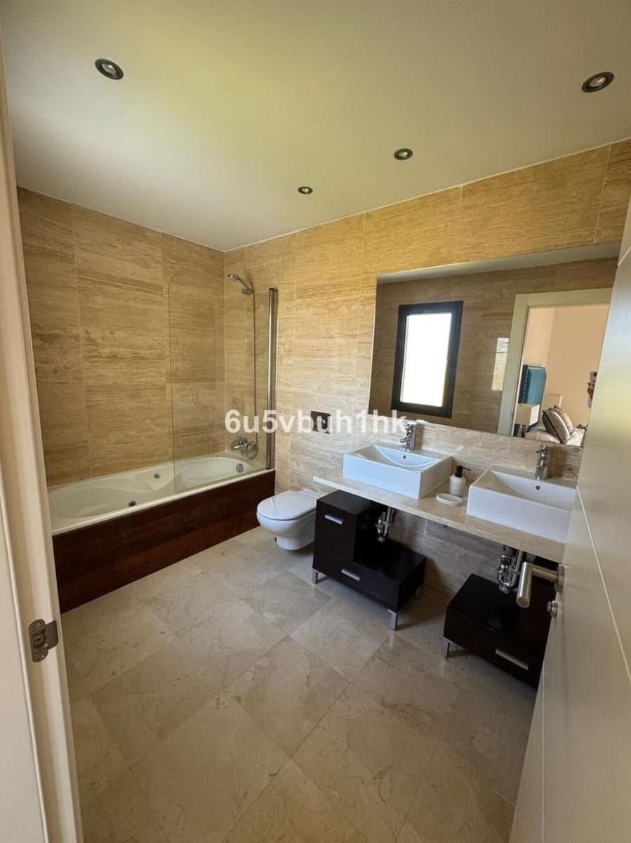 3 bedroom Apartment for rent in Los Flamingos with pool garage - € 2,500 (Ref: 10114655)