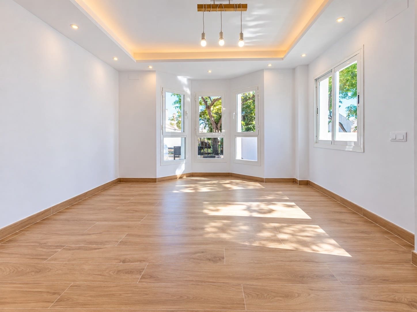 3 soveværelse Lejlighed til leje i Marbella med swimmingpool garage - € 3.000 (Ref: 10114657)
