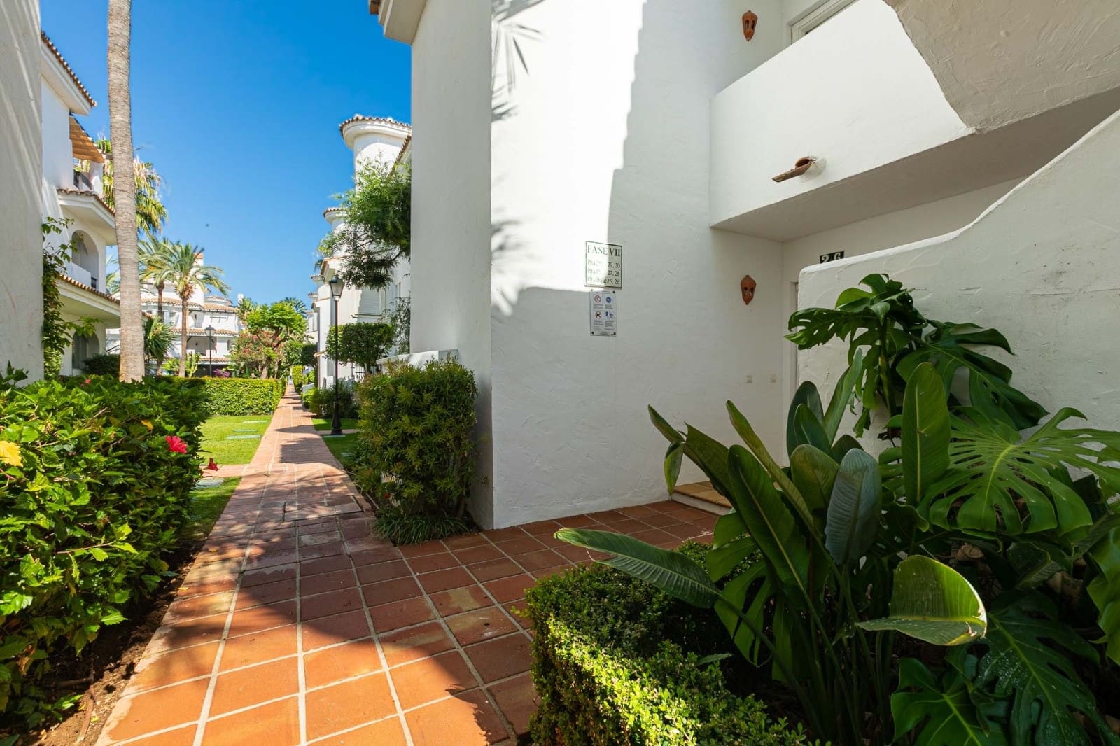 3 soveværelse Lejlighed til leje i Marbella med swimmingpool garage - € 3.000 (Ref: 10114657)