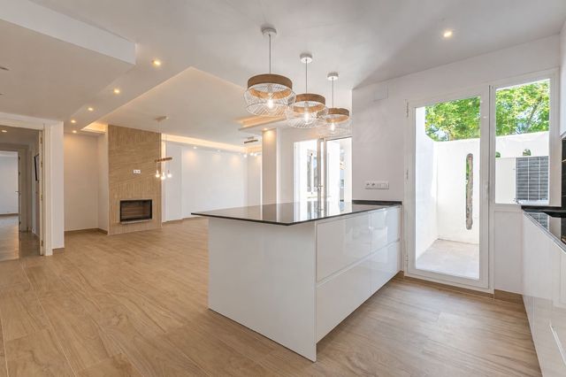 3 sovrum Lägenhet att hyra i La Dama de Noche - La Alzambra, Marbella med pool garage - 3 000 € (Ref: 10114657)