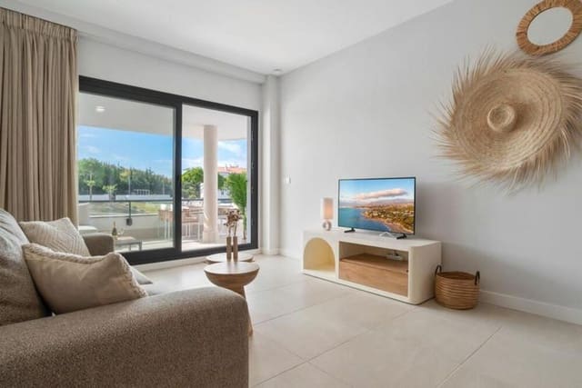 2 sypialnia Apartament do wynajęcia w La Concha - Resina Golf, Estepona z basenem garażem - 2 300 € (Ref: 10114658)