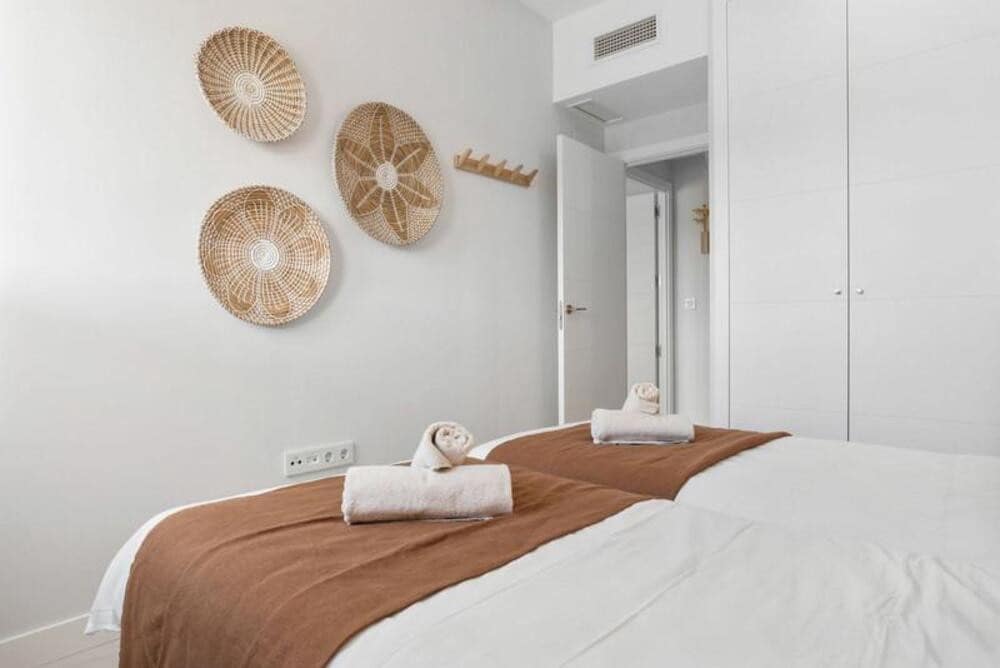 2 sypialnia Apartament do wynajęcia w New Golden Mile z basenem garażem - 2 300 € (Ref: 10114658)