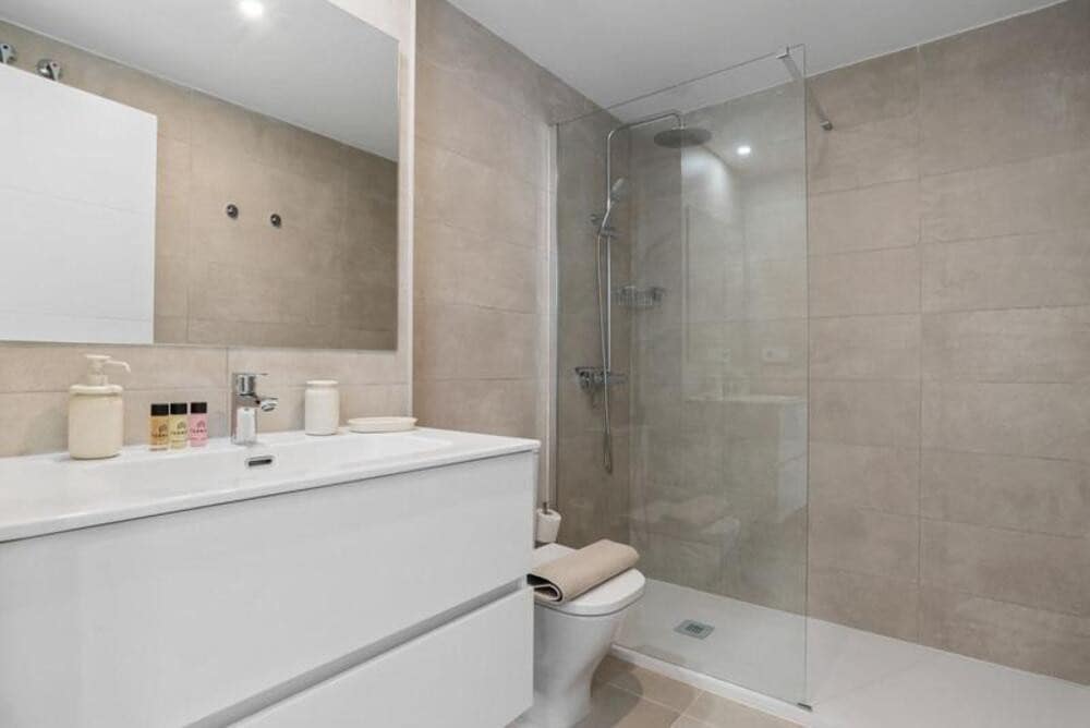 2 sypialnia Apartament do wynajęcia w New Golden Mile z basenem garażem - 2 300 € (Ref: 10114658)