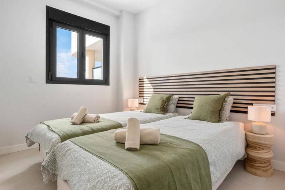 2 sypialnia Apartament do wynajęcia w New Golden Mile z basenem garażem - 2 300 € (Ref: 10114658)