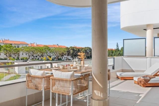 2 sypialnia Apartament do wynajęcia w La Concha - Resina Golf, Estepona z basenem garażem - 2 300 € (Ref: 10114658)